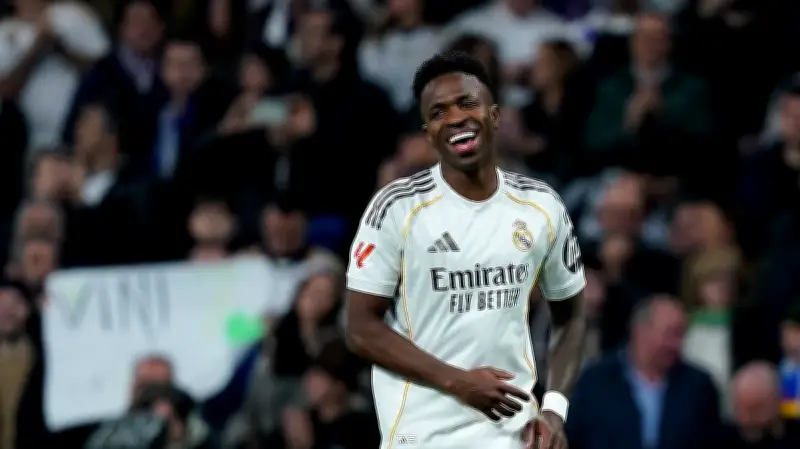 ভিনিসিয়ুসের জোড়া গোলে রিয়াল মাদ্রিদের শীর্ষে উত্থান, ৭৫ বছরের রেকর্ড ভাঙলেন ব্রাজিলিয়ান