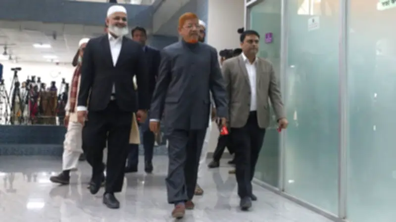 রাজনৈতিক সংকটে ইসি ও জোট: জালিয়াতি, হত্যা-অভিযোগ ও নেতাদের স্বাস্থ্য ঝুঁকি