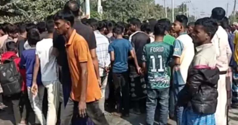 সিরাজগঞ্জে বাস-অটোরিকশা সংঘর্ষে নারী নিহত, সড়ক অবরোধে যানজট