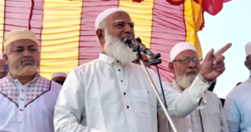 জামায়াত আমিরের কৃষক-শ্রমিকদের প্রতি শ্রদ্ধা: ‘ঘামের গন্ধ আতরের মতো’