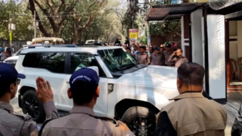 গুলশানে বিএনপি কার্যালয়ে তারেক রহমানের আগমন, নেতা-কর্মীদের শুভেচ্ছা