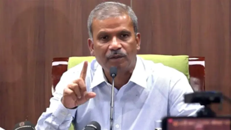 নির্বাচন-পরবর্তী প্রথম কার্যদিবসে লেনদেন-সূচকে বড় লাফ, ভ্রমণ ভিসায় যুক্তরাষ্ট্রে শিক্ষাক্রমে ভর্তি নিষিদ্ধ