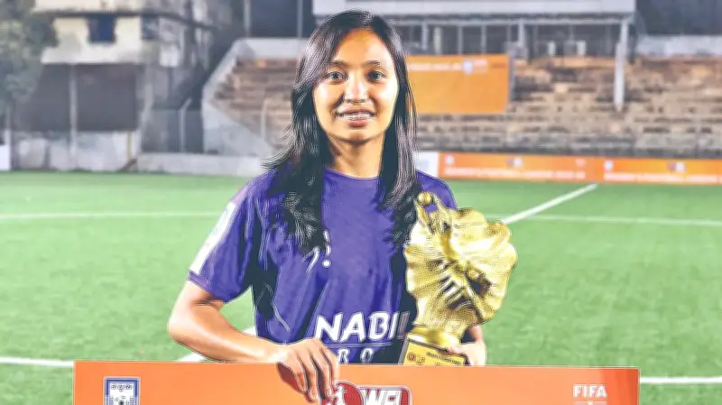 রুপনা চাকমার অনন্য কীর্তি: নারী ফুটবল লিগে একটি গোলও না খেয়ে সেরা গোলরক্ষক