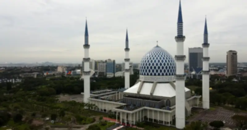 রমজানে কর্মঘণ্টা কমানোর ঘোষণা সংযুক্ত আরব আমিরাতের, বেসরকারি খাতে প্রতিদিন দুই ঘণ্টা কম কাজ