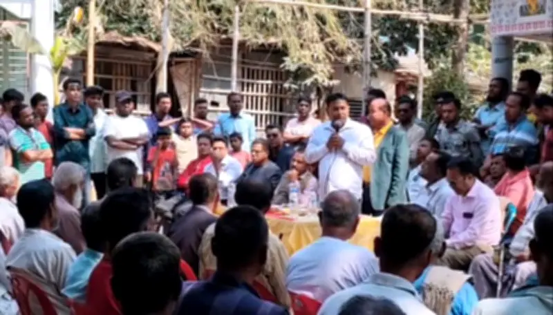 খুলনা-৬ আসনে বিএনপির মনিরুল হাসান ভোটারদের ধন্যবাদ জানাতে এলাকায় ঘুরছেন