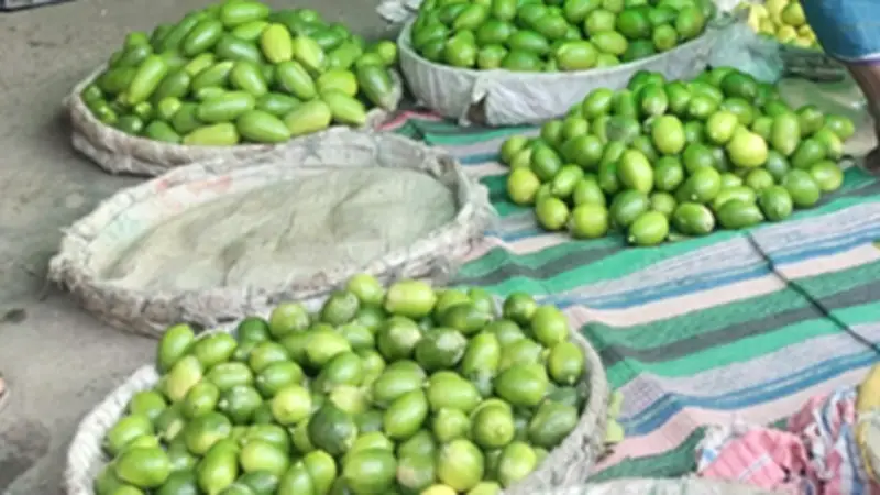 লেবুর বাজারে আগুন, ঢাবি শিক্ষককে হুমকি, ধানমন্ডিতে আটক ও শপথ অনুষ্ঠানে আমন্ত্রণ