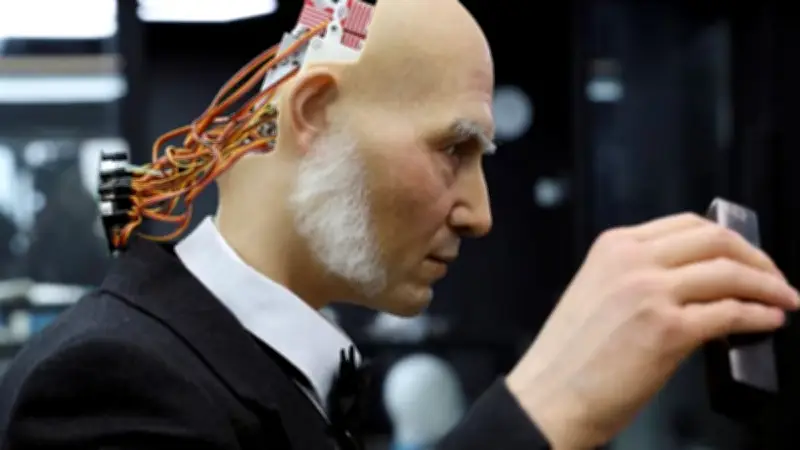 চীনে জন্মহার হ্রাসের মোকাবিলায় রোবট ও এআই-এ বিনিয়োগ: অর্থনৈতিক ভবিষ্যতের চাবিকাঠি