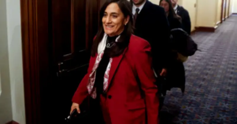 কানাডার ইরান নীতি: সরকার পরিবর্তনের পক্ষে নতুন নিষেধাজ্ঞা, সম্পর্ক খোলার শর্ত