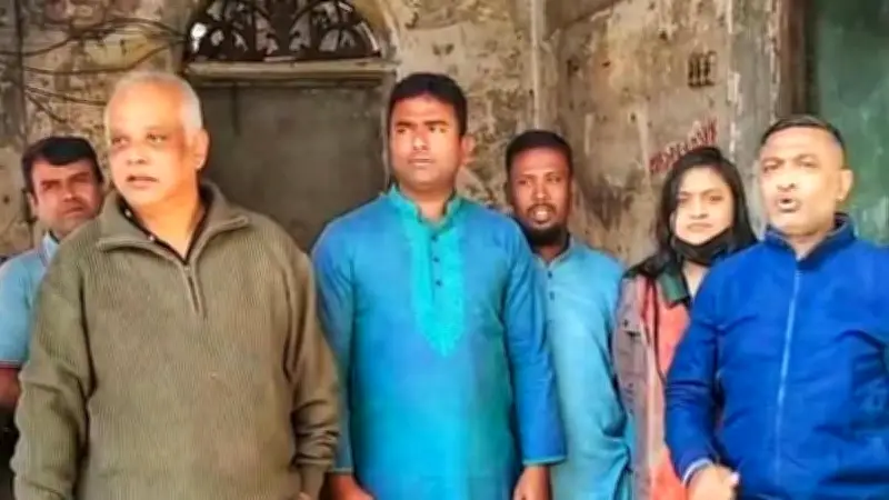 দিনাজপুরে নিষিদ্ধ আওয়ামী লীগ কার্যালয়ে নেতা-কর্মীদের স্লোগান, প্রতিবাদে আগুন