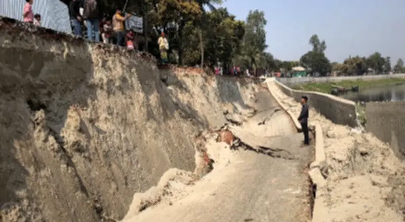 গাজীপুরে উদ্বোধনের আগেই ধসে পড়ল নতুন সড়ক, তদন্ত কমিটি গঠন
