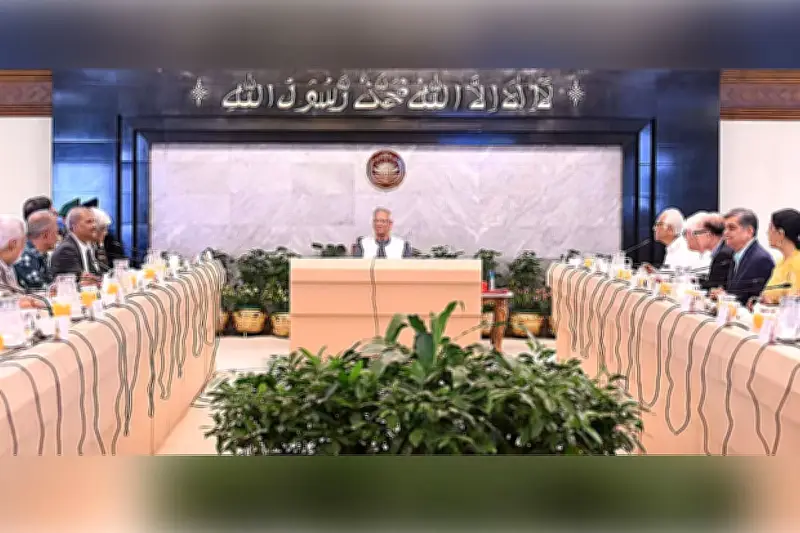 অন্তর্বর্তী সরকারের উপদেষ্টাদের শেষ বৈঠক: শপথ অনুষ্ঠানে যাবেন পতাকাবাহী গাড়িতে