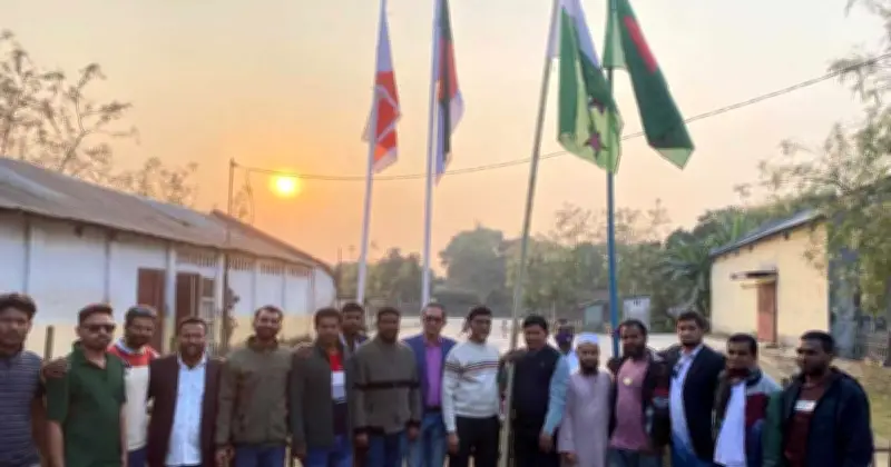 ঠাকুরগাঁওয়ের পীরগঞ্জে আওয়ামী লীগের কার্যালয় খুললেন নেতাকর্মীরা, উত্তোলন হলো জাতীয় ও দলীয় পতাকা