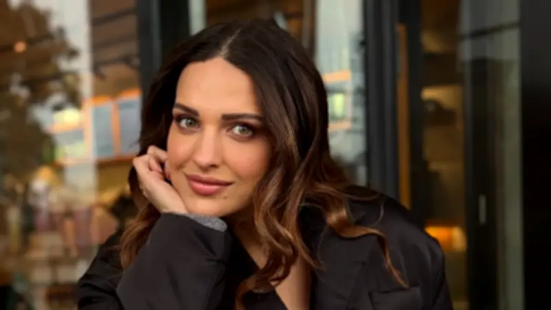 হিমাংশি খুরানার ওপর প্রাণনাশের হুমকি ও চাঁদা দাবি, পুলিশ তদন্ত শুরু করেছে