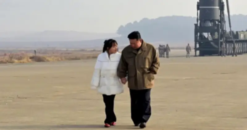 উত্তর কোরিয়ার ক্ষমতা উত্তরাধিকার নিয়ে সংঘাতের আশঙ্কা: কিম জু এ নাকি বোন কিম ইয়ো জং?