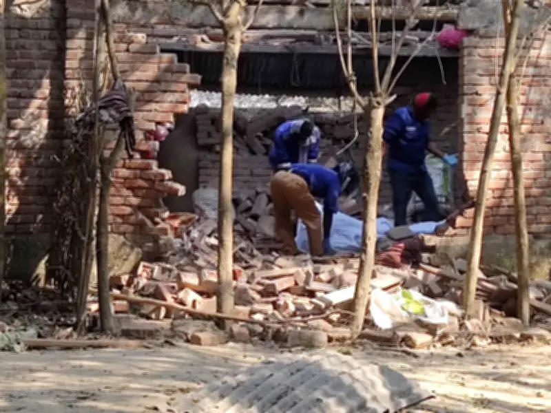 চাঁপাইনবাবগঞ্জে ককটেল বিস্ফোরণ: দুজন নিহত, আধিপত্যের লড়াইয়ে জড়িত রাজনৈতিক গোষ্ঠী