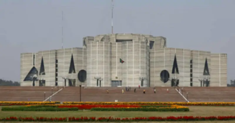 বঙ্গভবনের ঐতিহ্য ভেঙে প্রথমবার সংসদ ভবনে প্রধানমন্ত্রী ও মন্ত্রিসভার শপথ অনুষ্ঠান