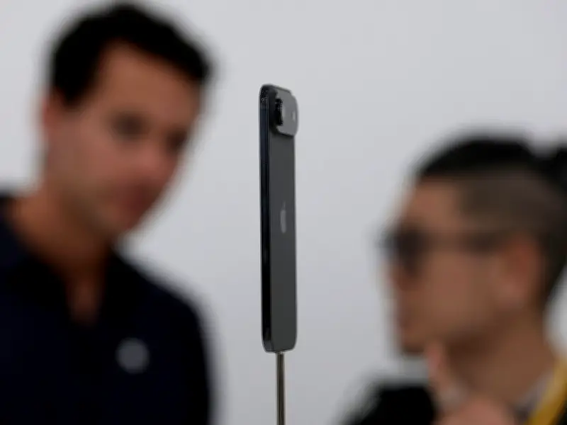 আইফোন ১৮ সিরিজে আসতে পারে স্যাটেলাইটের মাধ্যমে ফাইভজি ইন্টারনেট সুবিধা