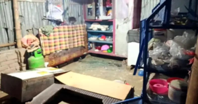 মাগুরার শ্রীপুরে গ্রাম্য বিরোধে সংঘর্ষ: ৩৫টি বাড়িঘর ভাঙচুর ও লুটপাট