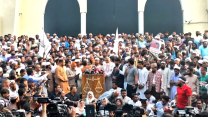 রাজধানীতে বিক্ষোভ সহিংসতা বন্ধ না হলে আরেকটি অভ্যুত্থান হতে পারে: সুনামগঞ্জে পুলিশের কাছ থেকে আসামি ছিনতাই