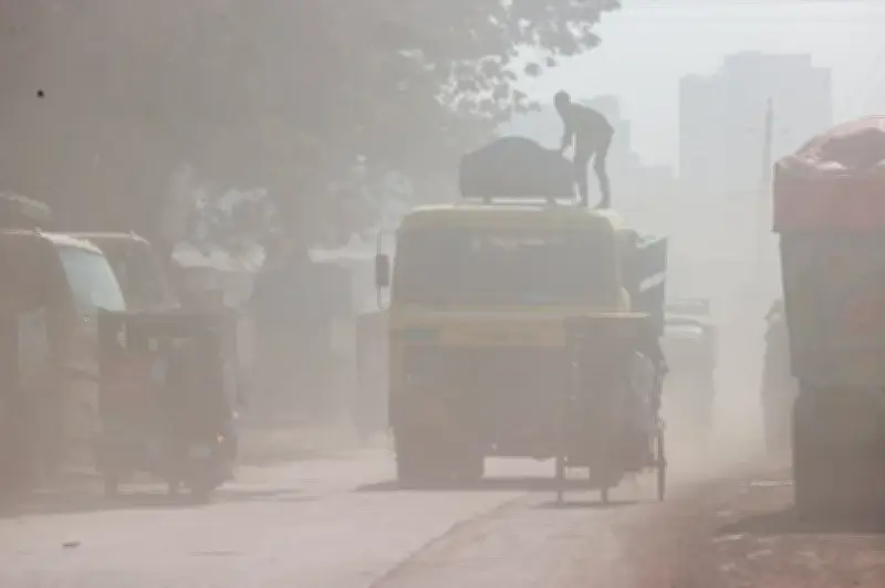 ঢাকার বায়ুদূষণ: সংসদ সদস্যদের শপথ দূষিত বাতাসে, বিশ্বে দ্বিতীয় অবস্থান