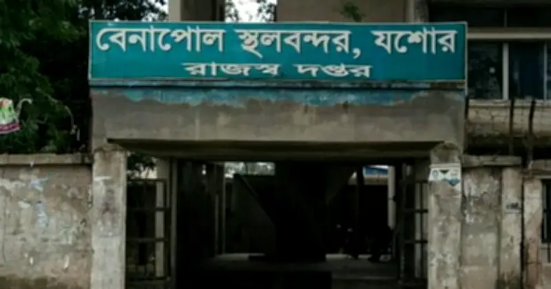 বেনাপোল বন্দরে ৬ দিনে ২১০০ মেট্রিক টন সিদ্ধ চাল আমদানি, সরকারি শুল্কমুক্ত সুবিধা অব্যাহত