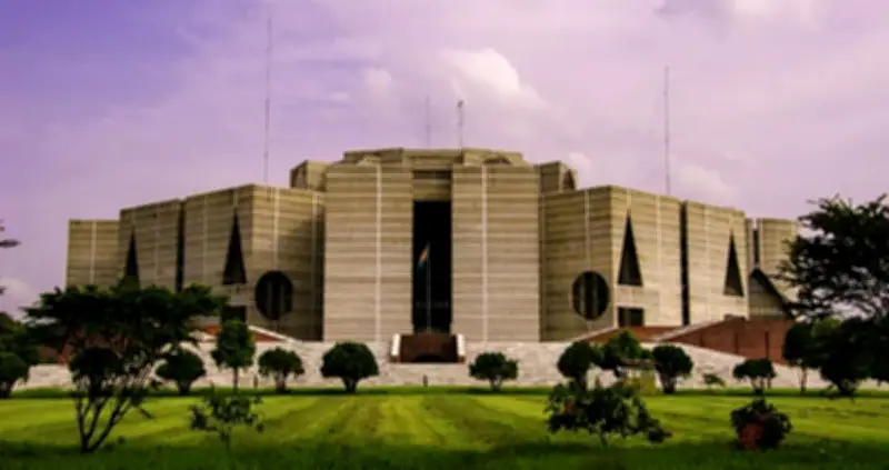 বাংলাদেশের অর্থনীতিতে রেমিট্যান্স প্রবাহের নতুন চ্যালেঞ্জ: বৈশ্বিক মন্দার প্রভাব