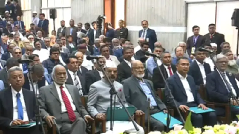 বিএনপি এমপিরা শপথ নেননি, নতুন মন্ত্রিসভার দায়িত্বে ২৩ লাখ কোটি টাকার ঋণ