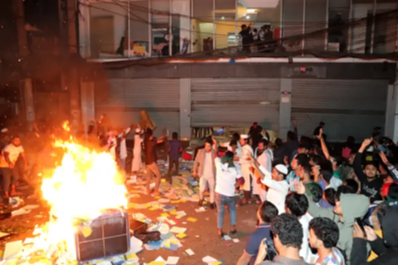 বাংলাদেশে অনলাইন শিক্ষার চ্যালেঞ্জ ও সম্ভাবনা: প্রযুক্তির ভূমিকা বিশ্লেষণ