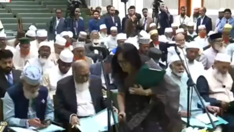 বাংলাদেশে অনলাইন শিক্ষার চ্যালেঞ্জ ও সম্ভাবনা: প্রযুক্তির ভূমিকা