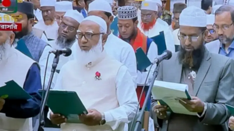 জামায়াতের নবনির্বাচিতরা শপথ নিলেন, মন্ত্রিসভায় ডাক পেলেন নূর ও মিলন