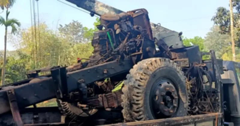 ফেনীতে যুবদল নেতার বাড়ি থেকে চোরাই ট্রাক উদ্ধার, দল থেকে বহিষ্কার