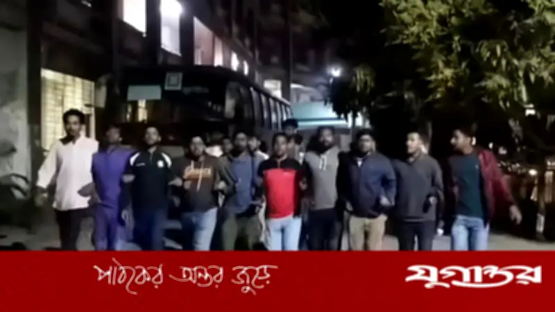 নজরুল বিশ্ববিদ্যালয়ে গভীর রাতে ছাত্রদলের শিবিরবিরোধী বিক্ষোভ মিছিল