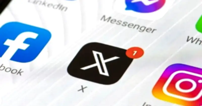 ভারতে সামাজিক মাধ্যমের বয়সভিত্তিক নিয়ন্ত্রণ নিয়ে আলোচনা চলছে: আইটি মন্ত্রী