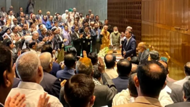 সংসদীয় দলের প্রথম সভায় ডিউটি-ফ্রি গাড়ি ও প্লট নেবেন না এমপিরা, রমজানের পবিত্রতা রক্ষার আহ্বান