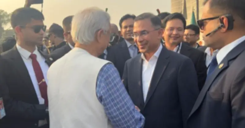 প্রধানমন্ত্রী তারেক রহমানের সঙ্গে শুভেচ্ছা বিনিময় করলেন ড. মুহাম্মদ ইউনূস