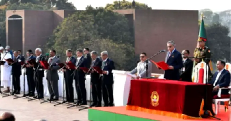 প্রধানমন্ত্রী তারেক রহমানের প্রথম কার্যদিবস: স্মৃতিসৌধে শ্রদ্ধা ও মন্ত্রিসভার বৈঠক