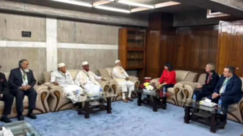 বঙ্গোপসাগরে ২০ জেলে অপহরণ, ইরানের হরমুজ প্রণালী বন্ধ ও প্রধানমন্ত্রীর কর্মসূচি