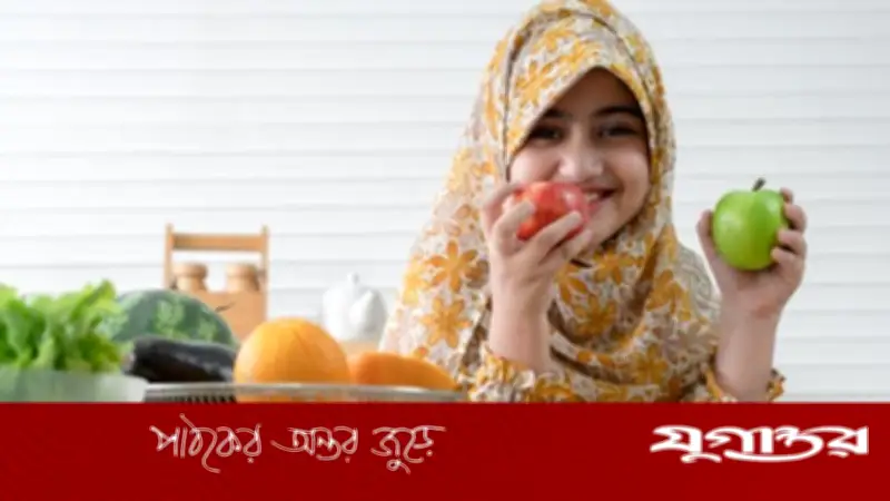 ইফতারে স্বাস্থ্যকর পছন্দ: বসন্তে পাওয়া ৫ মৌসুমি ফলের গুণাগুণ