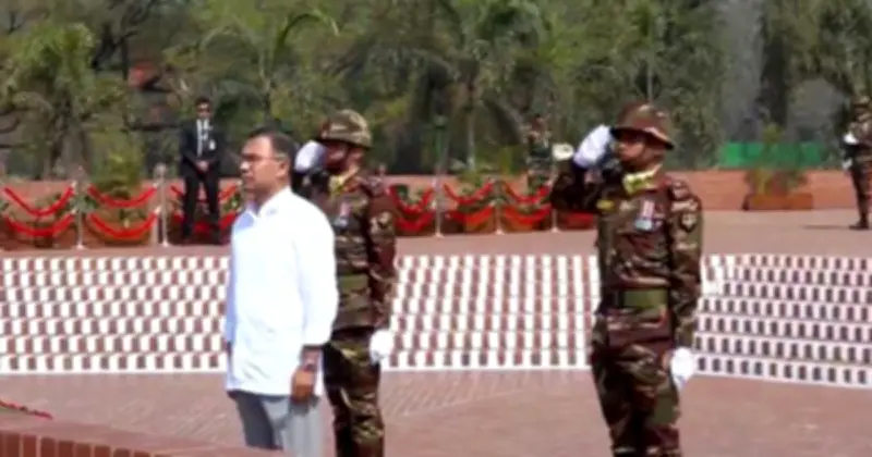 প্রধানমন্ত্রী তারেক রহমানের জাতীয় স্মৃতিসৌধে শ্রদ্ধা নিবেদন