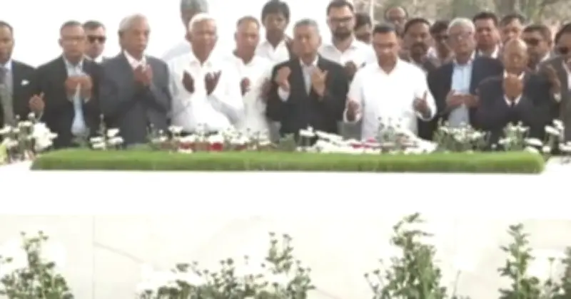 প্রধানমন্ত্রী তারেক রহমানের প্রথম দিন: বাবা-মায়ের সমাধিতে শ্রদ্ধা ও কর্মসূচি