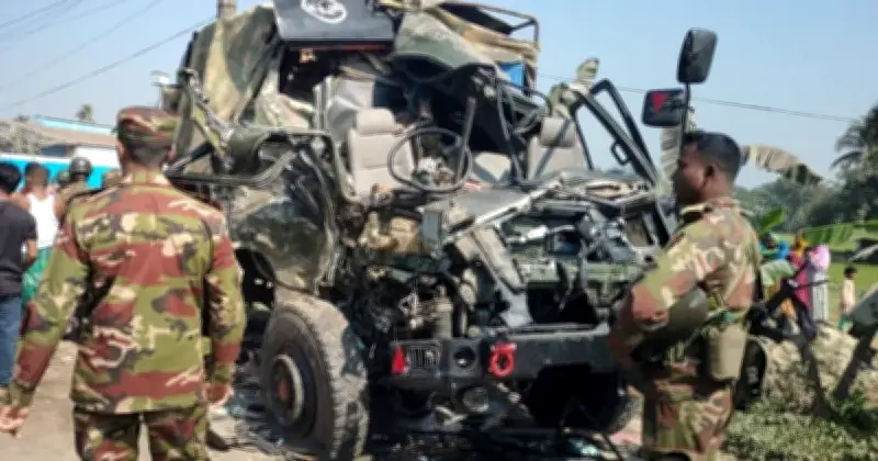ময়মনসিংহের ফুলপুরে সেনাবাহিনীর গাড়ি ও বাসের সংঘর্ষে নিহত ১, আহত ১০