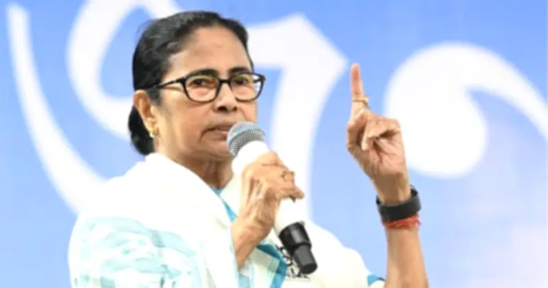 মমতার আক্ষেপ: বাংলাদেশের শান্তিপূর্ণ নির্বাচন দেখে ভারতের গণতন্ত্র নিয়ে প্রশ্ন