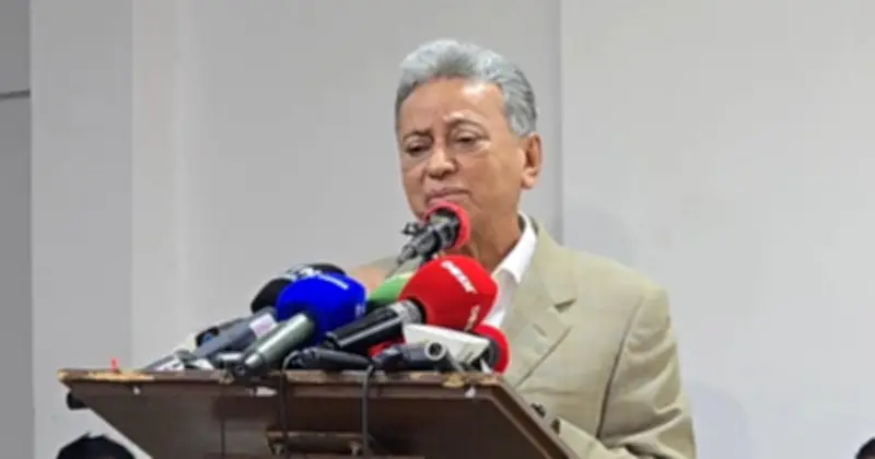 অর্থমন্ত্রী খসরুর অগ্রাধিকার: প্রতিষ্ঠান পুনরুদ্ধার, অর্থনীতির গণতন্ত্রীকরণ ও নিয়ন্ত্রণমুক্তি