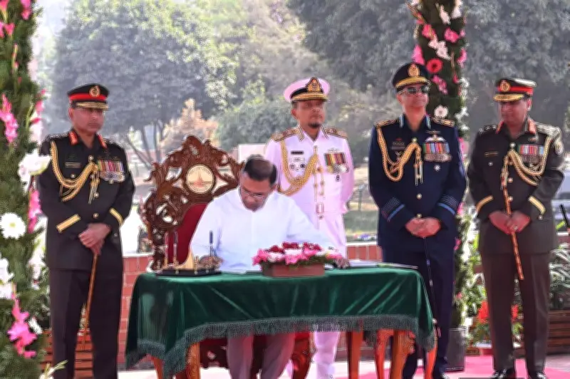 প্রধানমন্ত্রী তারেক রহমান জাতীয় স্মৃতিসৌধে শ্রদ্ধা নিবেদন ও পরিদর্শন বইয়ে সই করেন