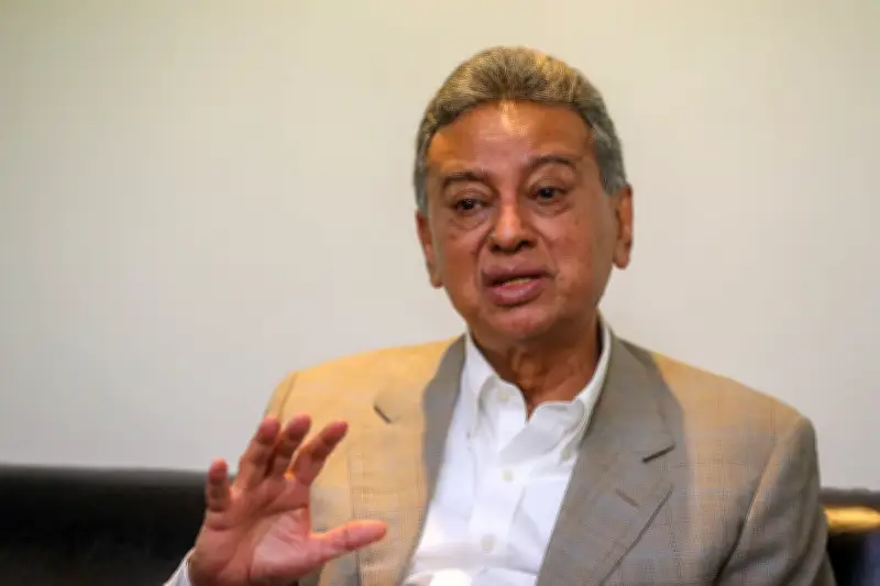 নতুন অর্থমন্ত্রী আমীর খসরু মাহমুদ চৌধুরীর প্রথম দিন: রাষ্ট্রীয় প্রতিষ্ঠান সংস্কার ও অর্থনীতির উদারীকরণের অঙ্গীকার