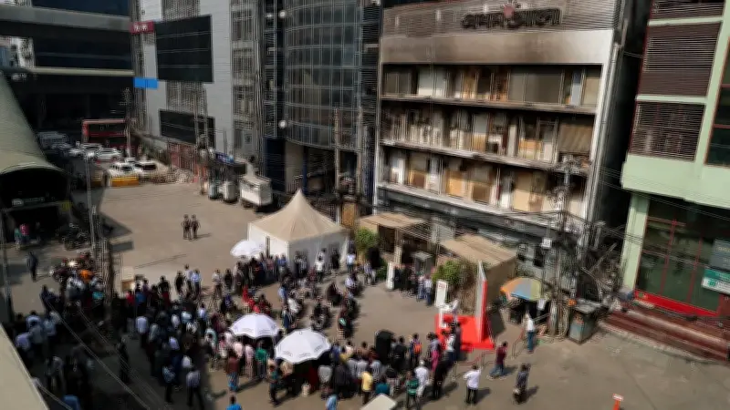 প্রথম আলো ভবনে শুরু হলো শিল্পকর্ম প্রদর্শনী 'আলো', সাংবাদিক ঐক্যের ডাক