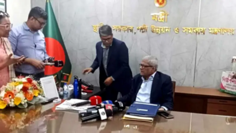 বাংলাদেশে অনলাইন শিক্ষার নতুন যুগ: ডিজিটাল প্ল্যাটফর্মের মাধ্যমে শিক্ষার্থীদের জন্য সুযোগ বৃদ্ধি