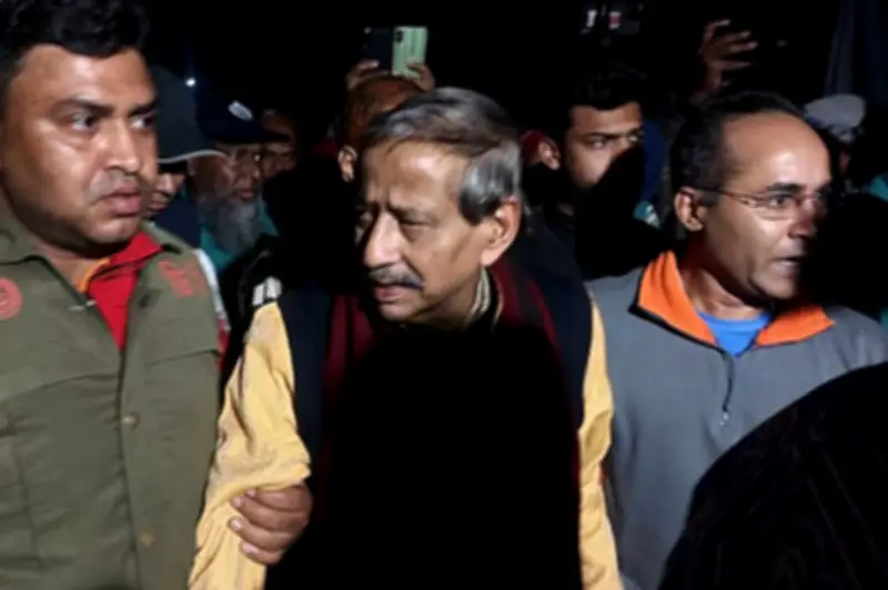 দুদকের মামলায় সাবেক মন্ত্রী নুরুজ্জামান আহমেদকে আদালত গ্রেপ্তার দেখালেন