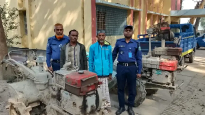 নওগাঁয় চোর চক্রের দুই সদস্য গ্রেফতার, টেকনাফে মিয়ানমার গোষ্ঠীর হাতে পাঁচ বাংলাদেশী আটক