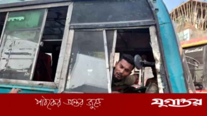 গুলিস্তানে বিশ্ববিদ্যালয় ছাত্রীকে চাপা দেওয়ার চেষ্টা, মাদকাসক্ত বাসচালক আটক